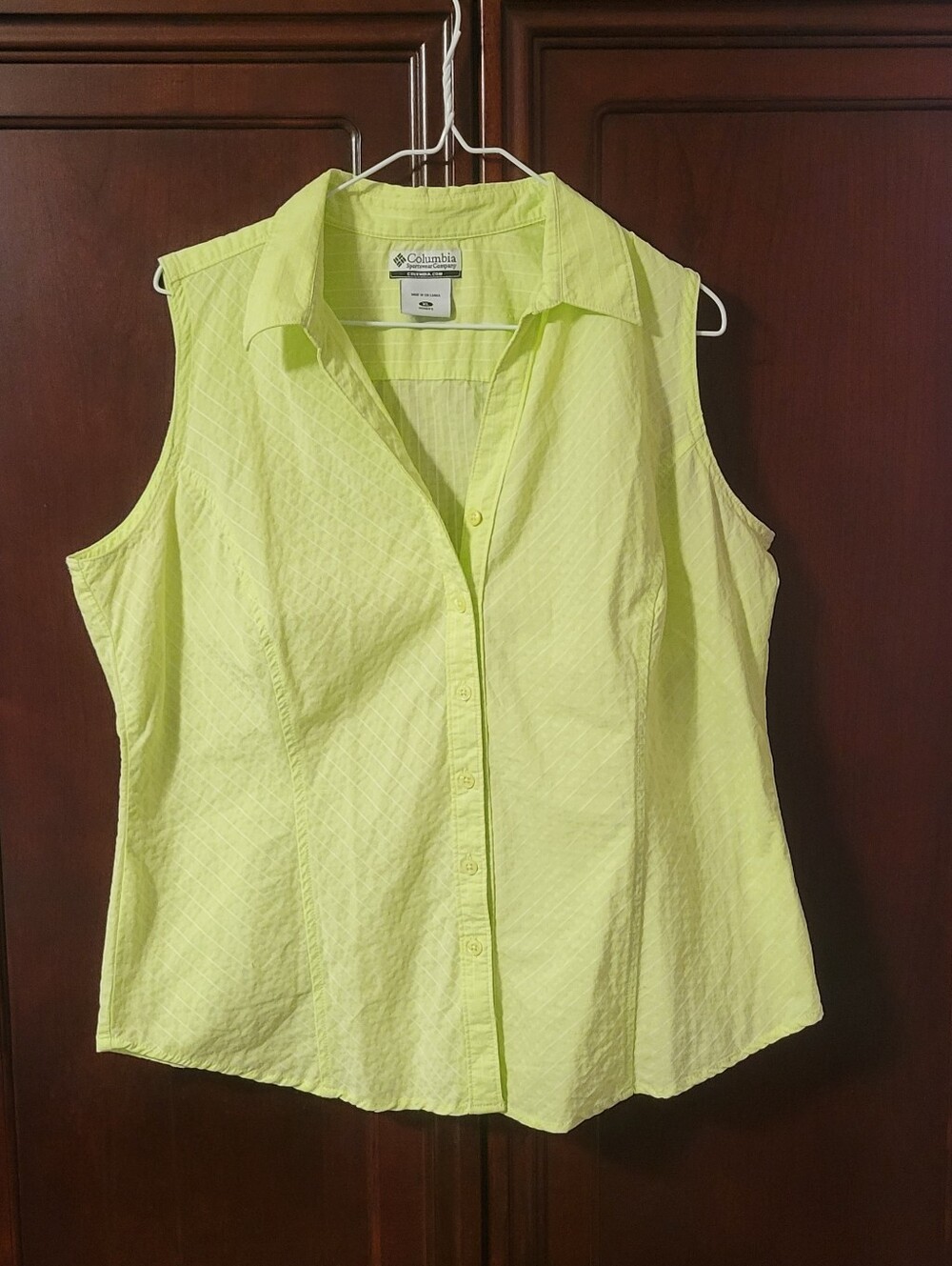 Columbia Sleeveless Button-Down Shirt Pale Lime Green